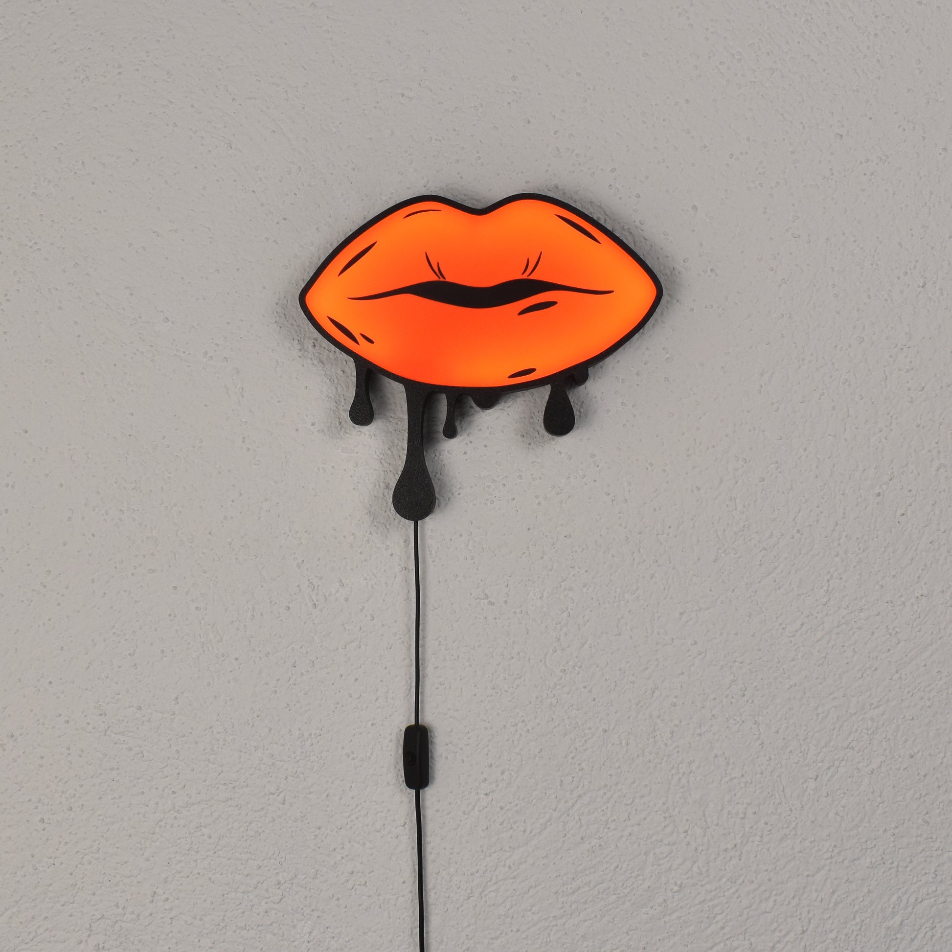 Leuchtende Lippen im Comic-Stil mit dripping Effekt – LED Wanddeko für Jugendzimmer oder Partykeller