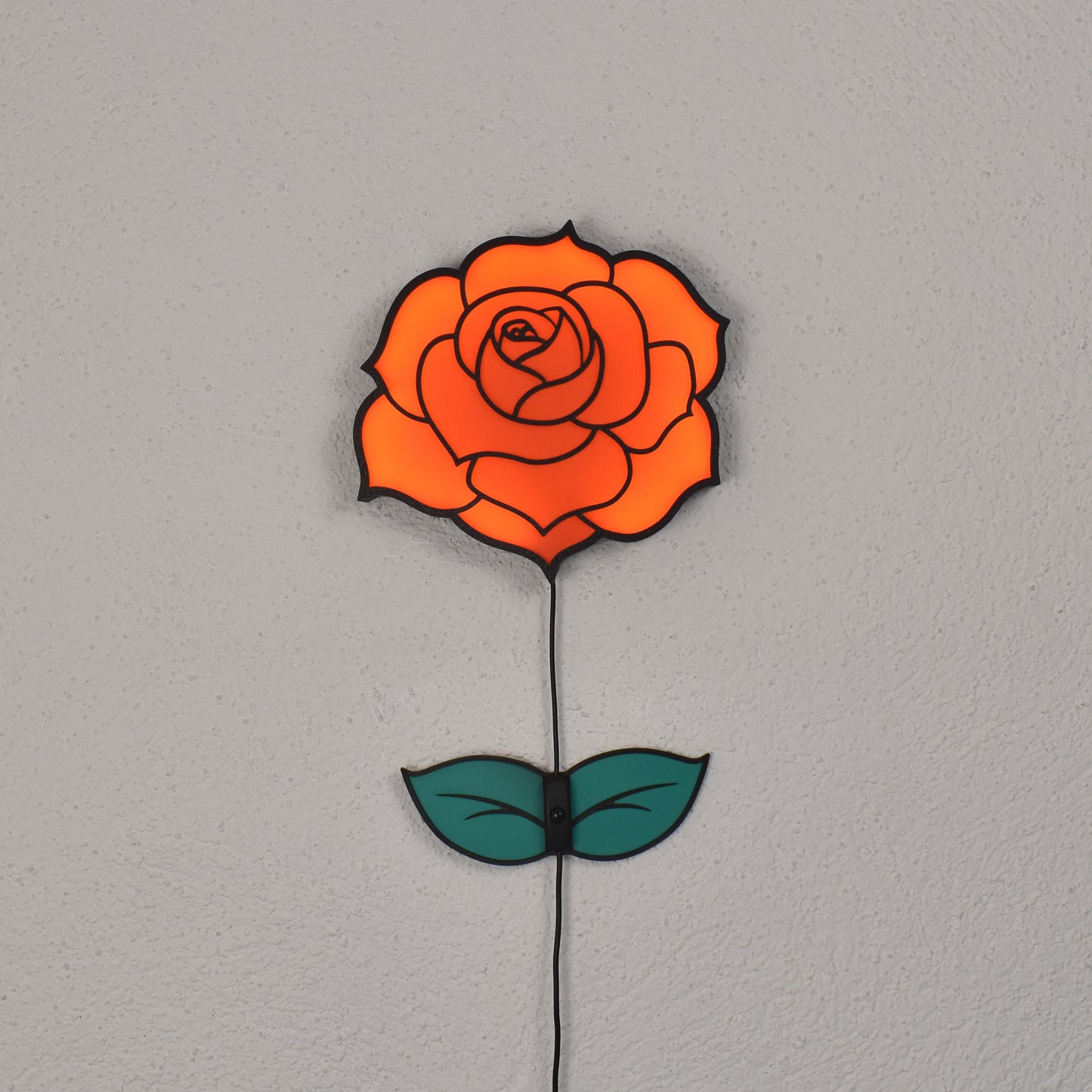 Rose mit Blatt - Wandleuchte -  rote leuchtende Rosenblüte und Ein/Aus Schalter auf grünen Blatt