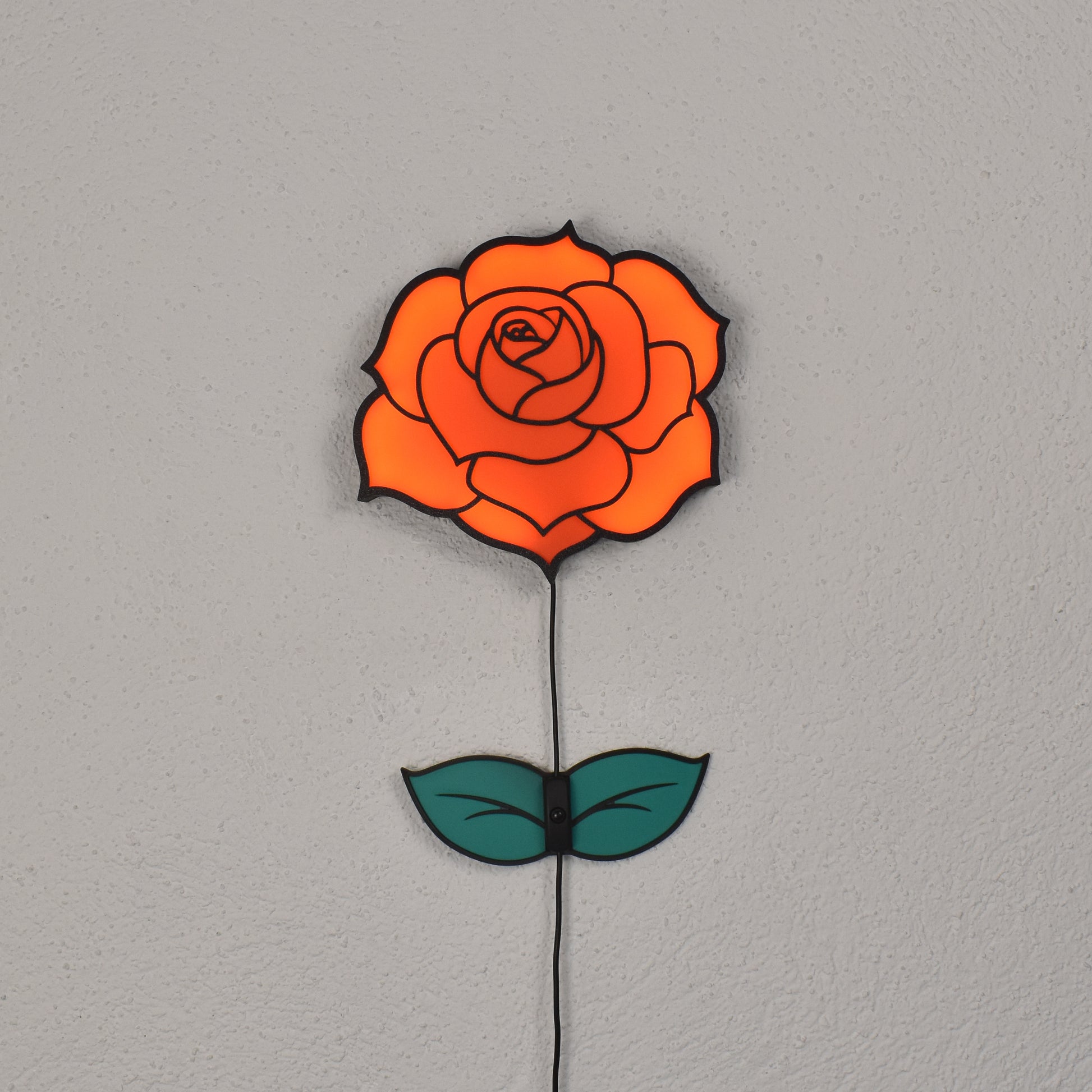 Rose mit Blatt - Wandleuchte -  rote leuchtende Rosenblüte und Ein/Aus Schalter auf grünen Blatt